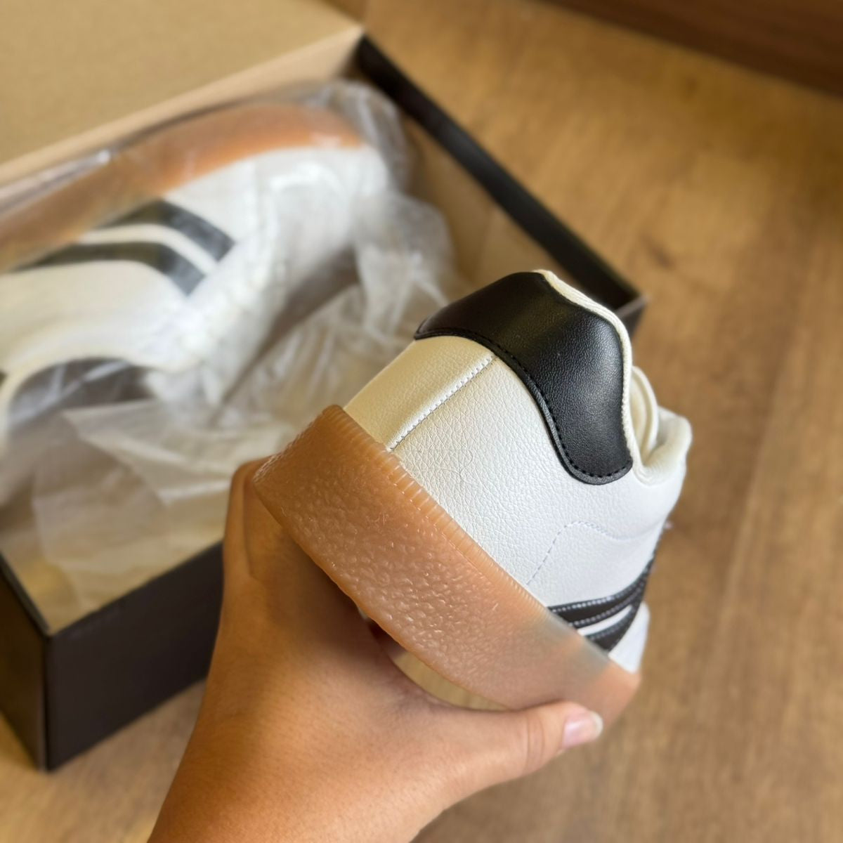 Tênis Detalhes Laterais 1444.100 - Imagem 4