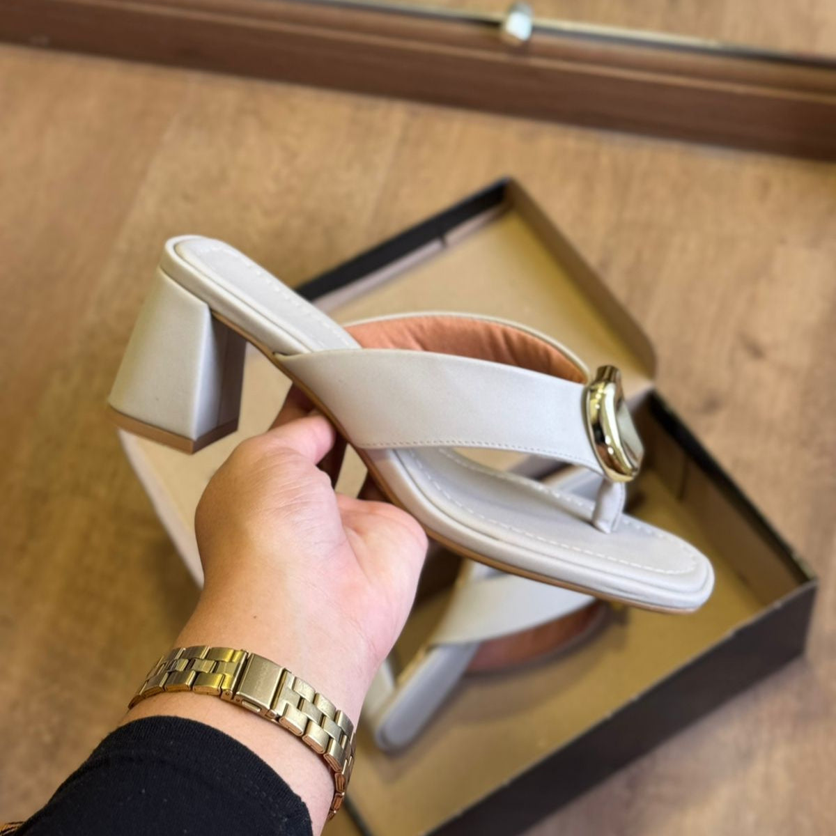 Sandália Quadrado Dourado 6530.104 - Imagem 11