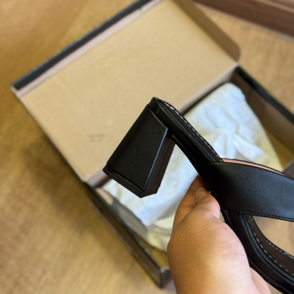 Sandália Quadrado Dourado 6530.104 - Imagem 9