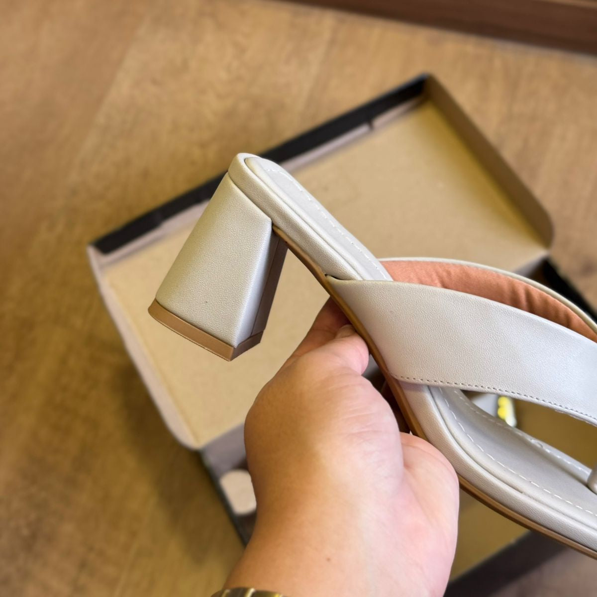 Sandália Quadrado Dourado 6530.104 - Imagem 6