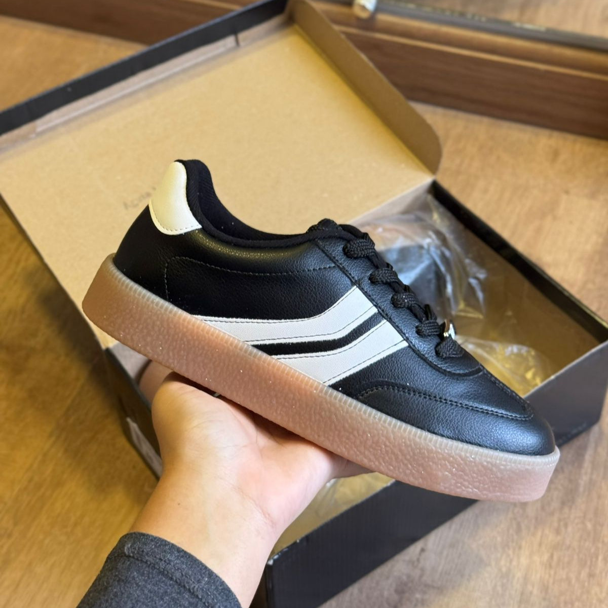 Tênis Detalhes Laterais 1444.100 - Imagem 15